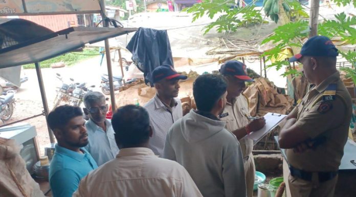 दोडामार्गमध्ये नवरात्रीच्या धामधुमीत वडापावच्या गाड्या फोडून २८ हजार लंपास
