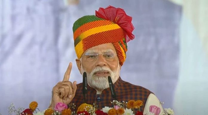 भारत धमक्यांना घाबरत नाही, घरात घुसून मारतो – पंतप्रधान मोदी