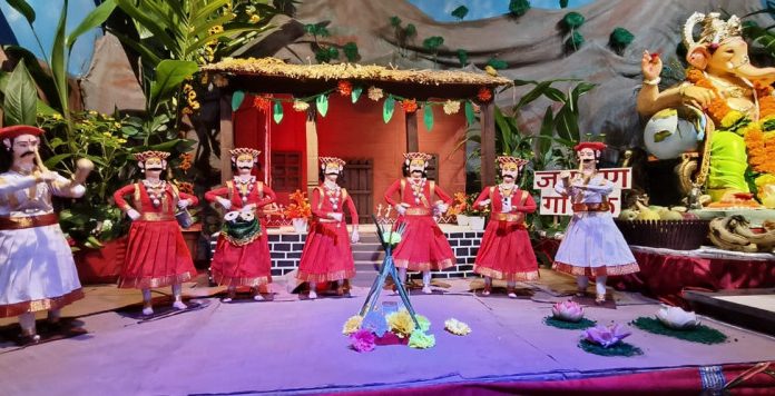 निवेखुर्द येथील संजय माईन यांनी साकारला ‘जागरण गोंधळ’ देखावा