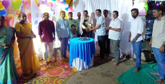 घरोघरी आरोग्यसेवा देणाऱ्या डॉ. रवींद्र मांगले यांचा सत्कार