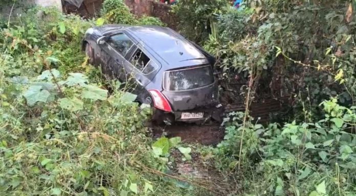 BREAKING: भरणे नाका येथे भरधाव कार रस्त्याच्या खाली कोसळून भीषण अपघात