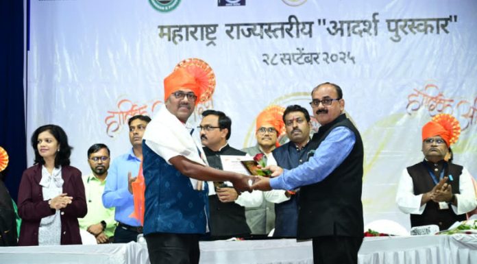 अनंत करजवकर यांना राज्यस्तरीय आदर्श शिक्षक पुरस्कार