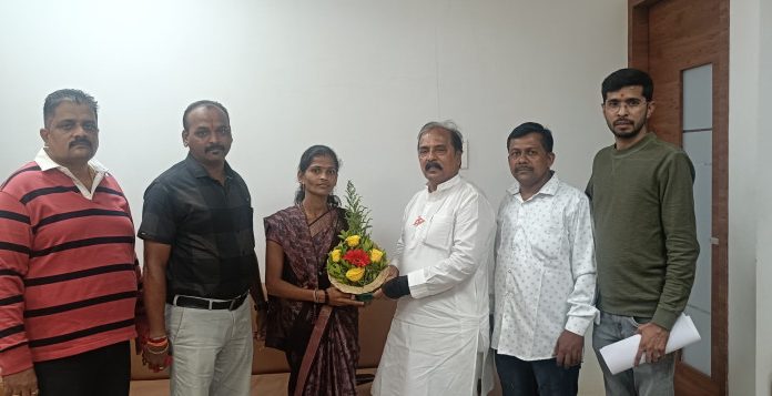 खेडमध्ये उबाठाला मोठा धक्का