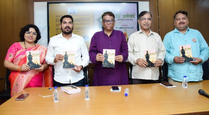 ‘ओवी आणि अभंगाने मराठी मन आणि संस्कृती घडवली ..जपली…!’ डॉ. बाळकृष्ण लळीत.