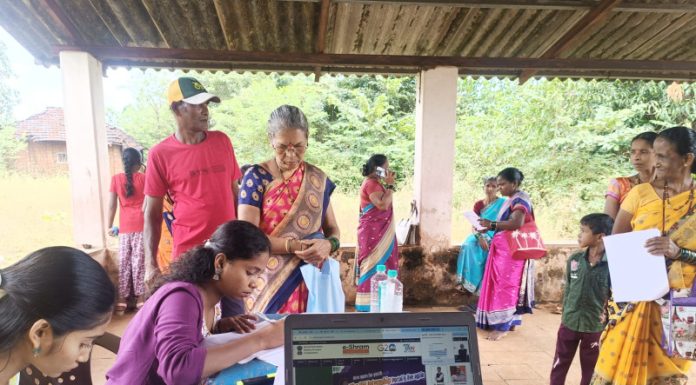 गावागावात जाऊन जनतेला दिल्या शासकीय सेवांचा लाभ