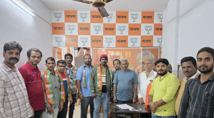 भाजपात मनसे व शिवसेना कार्यकर्त्यांचा प्रवेश