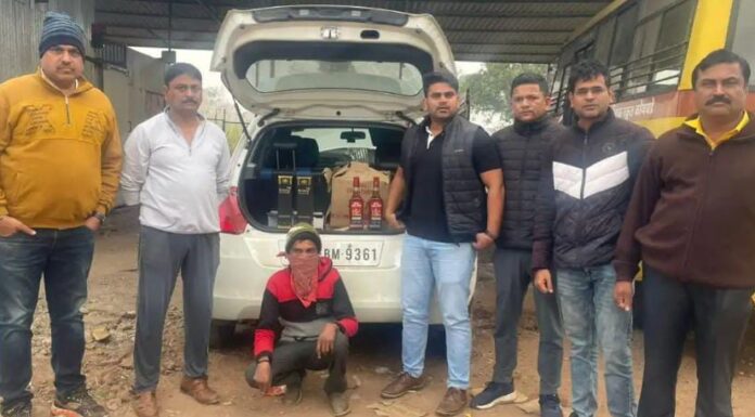 मद्य वाहनांसह साडे सहा लाखाचा मुद्देमाल जप्त.