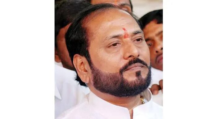 “स्वामी तिन्ही जगाचा, आई विना भिकारी” — मातृवियोगानंतर भावुक झाले शिवसेना नेते रामदास कदम