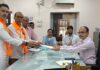 दापोलीत शिवसेनेचे उमेदवारी अर्ज दाखल, राज्यमंत्री योगेश कदम यांच्या उपस्थितीत शक्तिप्रदर्शन