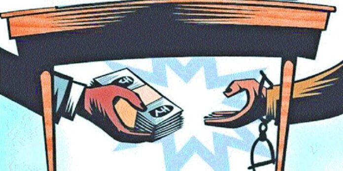 curruption-750x375
