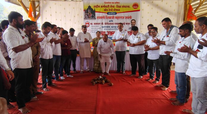 खेड रेल्वे स्टेशन येथे शिवजयंती व गृहराज्यमंत्री योगेशदादा कदम यांच्या वाढदिवसानिमित्त भव्य रक्तदान शिबिर