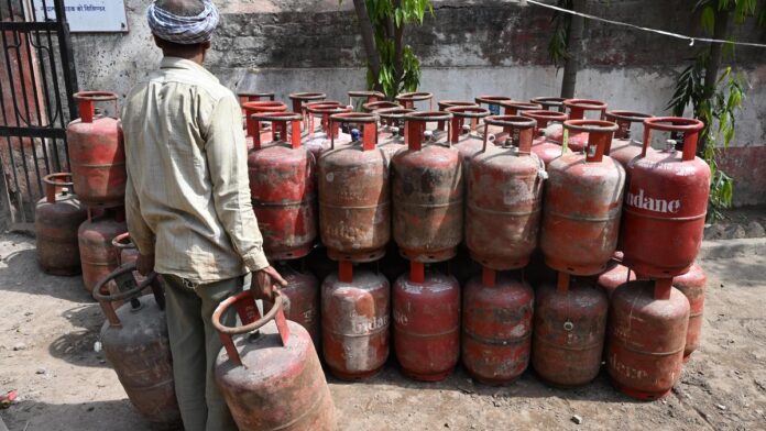 LPG20SHORTAGE20DELHI202026_19_03_7.jpg