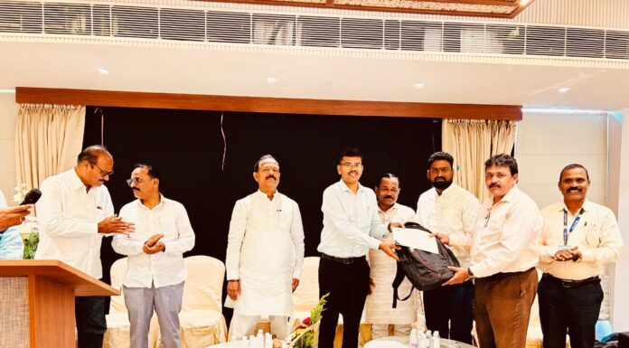 चंदी हवेली येथे ४१ जिल्हा परिषद शाळांना लॅपटॉप वितरण; विद्यार्थ्यांच्या डिजिटल शिक्षणाला चालना