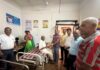 खासदार नारायण राणे यांच्या वाढदिवसा निमित्त भेडशी आरोग्य केंद्रात फळ वाटप