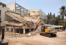 BREAKING : रत्नागिरी नगर परिषदेची जुनी इमारत झाली जमीन दोस्त!