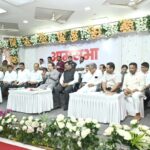 कामचुकार अधिकाऱ्यांची आमदार निलेश राणे यांनी घेतली झाडाझडती