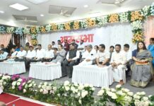 कामचुकार अधिकाऱ्यांची आमदार निलेश राणे यांनी घेतली झाडाझडती