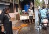 अवकाळी पावसामुळे रस्ता बनला निसरडा