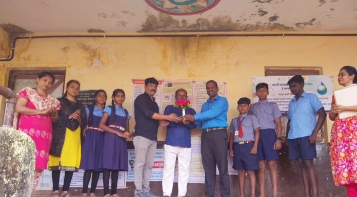 नाट्य कलावंत श्री सुदाम कोळथरकर यांचा वेलदूर नवानगर मराठी शाळेमध्ये सत्कार