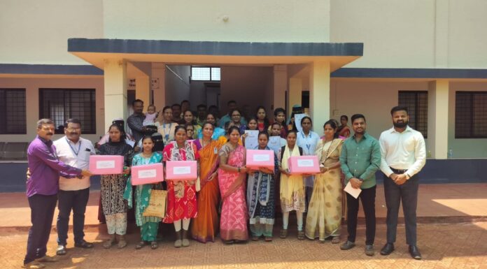 वैभववाडीत 75 स्तनदा व गरोदर मातांना किटचे वाटप