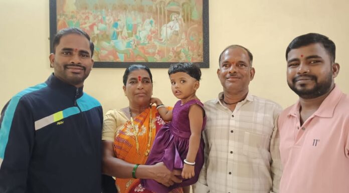 आंबा घाटात करवंदे, जांभळे विकणाऱ्या दख्खन धनगरवाडीतील मंगेश फोंडेची महाराष्ट्र पोलीस दलात निवड