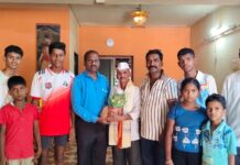 नूतन गोपाळकृष्ण प्रसादिक भजन मंडळातर्फे दिनेश देवाळे यांचा सत्कार