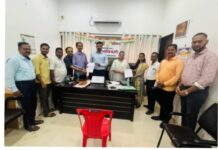 देवरुख न.प.तील मुख्य रस्त्याचे काम रखडले; शहर भाजपकडून प्रशासनाला निवेदन