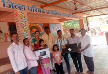 विवाहवाढदिवसदिनी समाजसेवेचा आदर्श; शिवणे नं. २ शाळेला देणगी, दोन मुलींचे दत्तक संगोपन