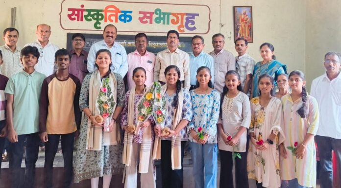 पिकुळे येथील श्री शांतादुर्गा विद्यालयाचा दहावीचा निकाल उत्कृष्ट; गुणवंत विद्यार्थ्यांचा मान्यवरांच्या हस्ते गौरव!