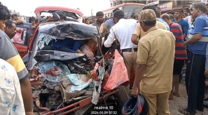 Breaking: खेडमधील भरणे नाका येथे उभ्या लक्झरी बसला स्विफ्ट कारची जोरदार धडक