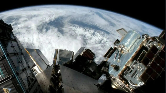 first-optosar-satellite-maharashtra-times.jpg