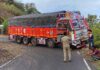 तिलारी घाटात अवजड ट्रक अडकला; वाहतूक ठप्प, प्रवाशांचे हाल!