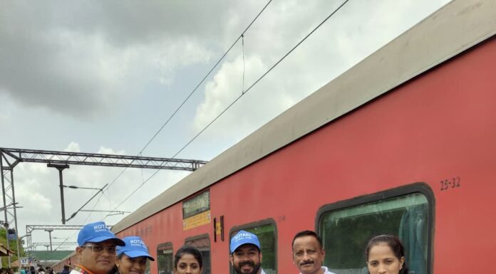 वर्ल्ड योगासन चॅम्पियन तन्वी रेडीजचा रोटरी इंग्लिश मिडियम स्कूलतर्फे गौरव
