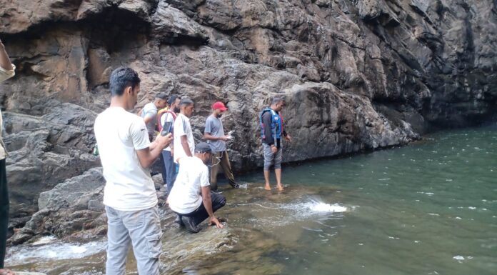 विर्डी वझर धबधब्यात बुडालेल्या धारवाडच्या तरुणाचा मृतदेह सापडला; वेगवान प्रवाहामुळे बाहेर काढण्यात अडचणी, मोहीम स्थगित