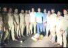 घनदाट जंगलात महावितरण जनमित्रांचे धाडस