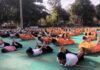 खेडमध्ये जागतिक योग दिन उत्साहात; सुवर्णपदक विजेती तन्वी रेडीजचा प्रेरणादायी संदेश