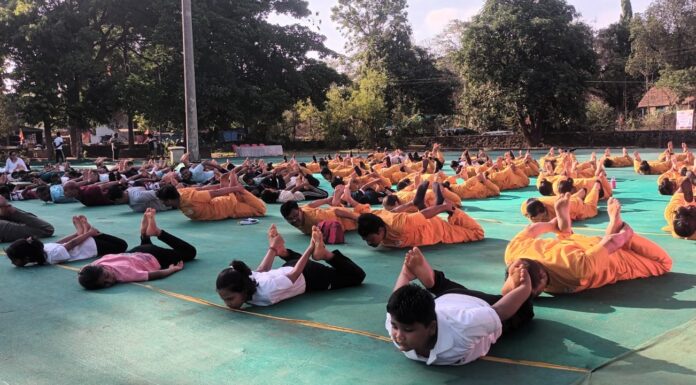 खेडमध्ये जागतिक योग दिन उत्साहात; सुवर्णपदक विजेती तन्वी रेडीजचा प्रेरणादायी संदेश