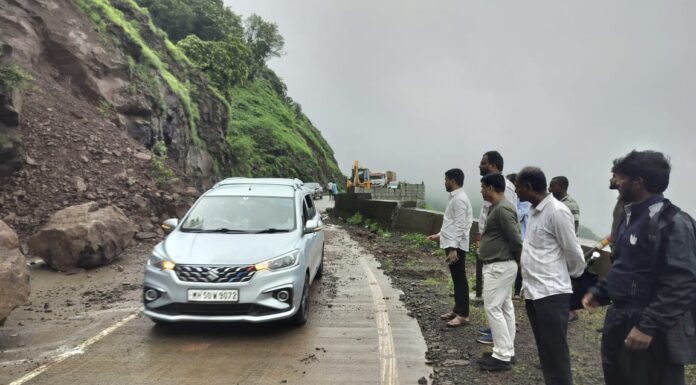 करूळ घाटातील दरड हटविली; दोन तासांनंतर एकेरी वाहतूक सुरू