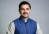 जिल्हा बँक अध्यक्ष मनीष दळवी यांच्या वाढदिवसानिमित्त वायंगणी त रक्तदान शिबिर व मतदार नोंदणी अभियान..