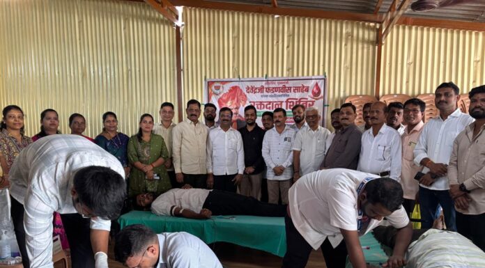 मुख्यमंत्री देवेंद्र फडणवीस यांच्या वाढदिवसानिमित्त वैभववाडीत ४३ जणांचे रक्तदान