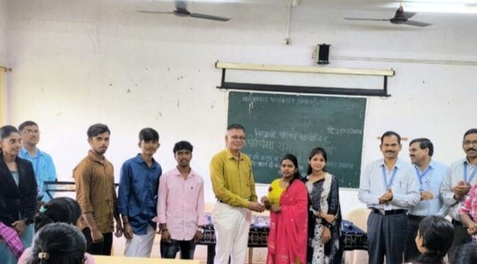 डॉ. तात्यासाहेब नातू महाविद्यालयात गुरुपौर्णिमा साजरी