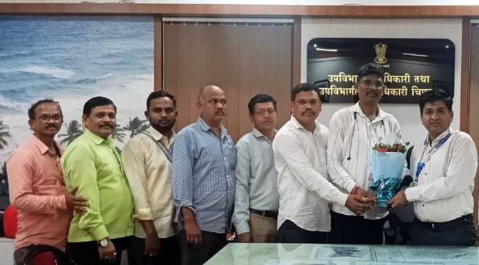 एसआयआर मोहिमेत अव्वल कामगिरीबद्दल चिपळूण रिपाइंतर्फे प्रांताधिकाऱ्यांचा सत्कार