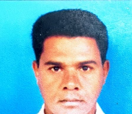 झाडाच्या तोडलेल्या फांद्या उचलताना सर्पदंश झाल्याने नगरपरिषदेच्या सफाई कामगाराचा मृत्यू