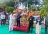 पालकमंत्री नितेश राणे यांच्या हस्ते प्रगतशील शेतकरी महेश संसारे यांचा सन्मान