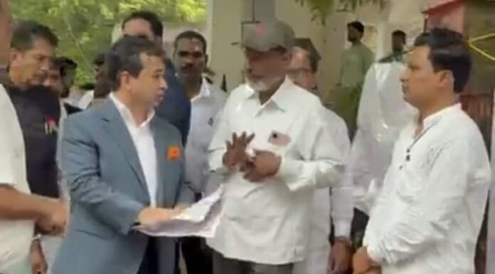 पालकमंत्री नितेश राणे आणि जिल्हा शल्यचिकित्सकांच्या मध्यस्थीनंतर सुशिल आमुणेकर यांचे उपोषण स्थगित