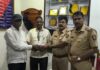 भांबेडचे पोलीस पाटील वसंत शिवगण यांचा प्रामाणिकपणा रस्त्यात सापडलेले पैशाचे पाकीट मालकाला केले परत