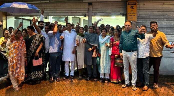 मल्टीस्पेशालिटीच्या निकालानंतर सावंतवाडीत शिवसेनेकडून फटाके फोडून आनंदोत्सव
