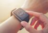 Smartwatch वापरता? फक्त वेळ पाहू नका; हे भन्नाट फीचर्स बदलतील तुमचा अनुभव