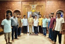 आचरा पोलीस अधिकारी संजय कातिवले यांची मिराशी ब्राह्मण देवस्थळाला सदिच्छा भेट