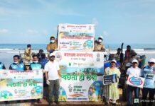 चिवला बीच येथे सागर किनारा स्वच्छता अभियान
